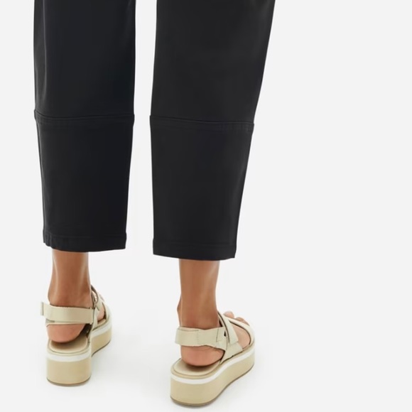 [ ❌ SOLD ] Everlane Black Utility Barrel Pants - Regular (0) - Picture 8 of 12